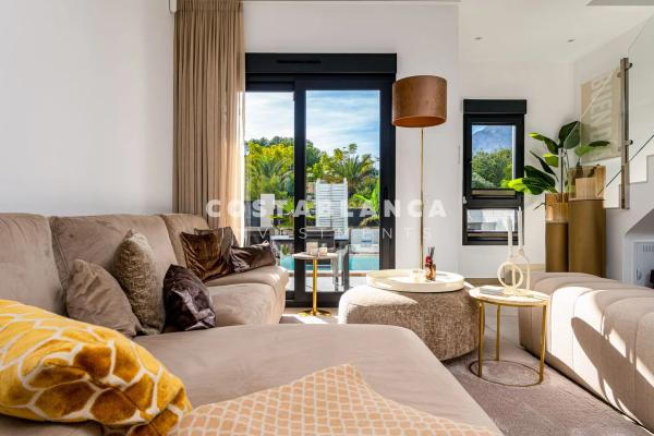 Chalet pareado en calle Turin