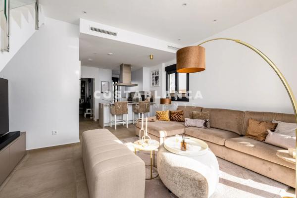 Chalet pareado en calle Turin