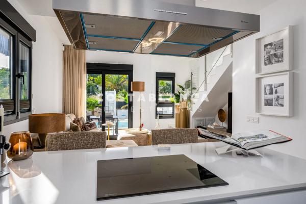 Chalet pareado en calle Turin