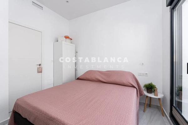 Chalet pareado en calle Turin