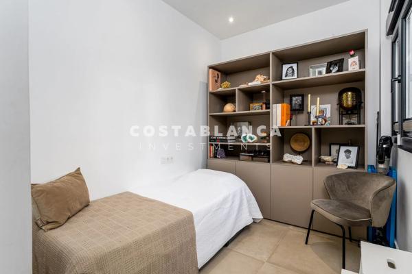 Chalet pareado en calle Turin