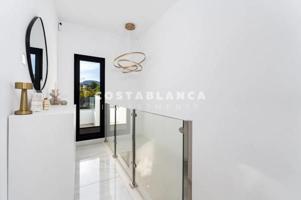 Chalet pareado en calle Turin