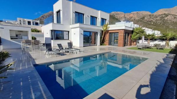 Casa independiente en calle Roterdam