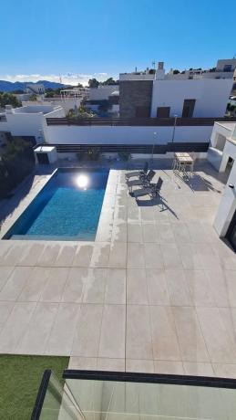 Casa independiente en calle Roterdam