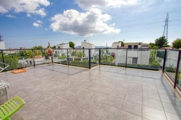 Casa independiente en calle Siena