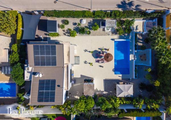 Casa independiente en calle Venecia