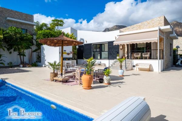 Casa independiente en calle Venecia