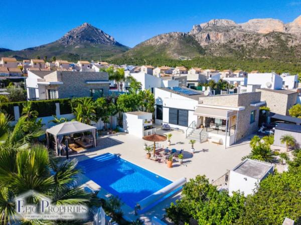 Casa independiente en calle Venecia