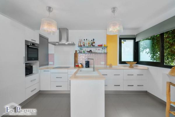 Casa independiente en calle Venecia