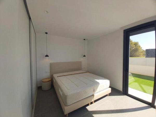 Casa independiente en calle Sant Ferran