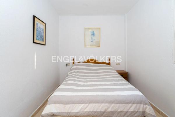 Chalet adosado en calle Granada