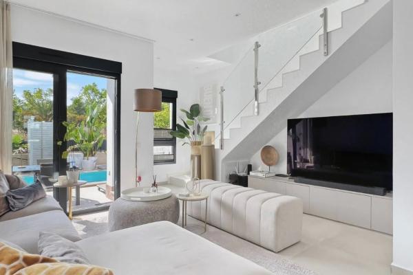 Chalet pareado en calle La Solana