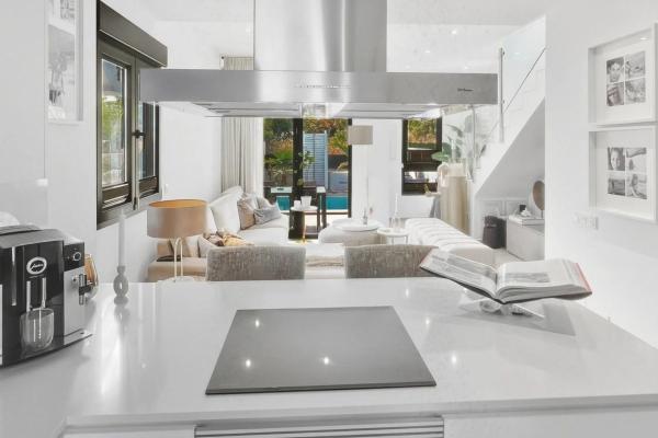 Chalet pareado en calle La Solana