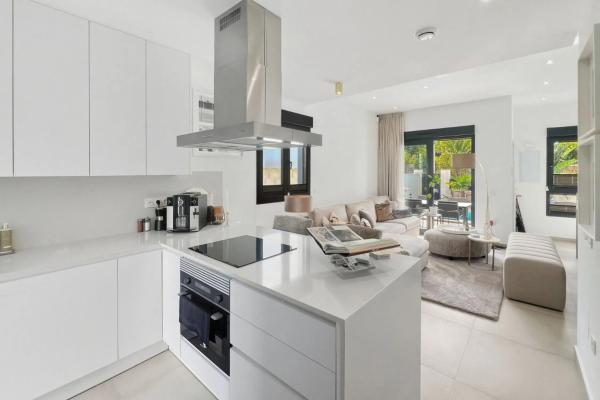 Chalet pareado en calle La Solana