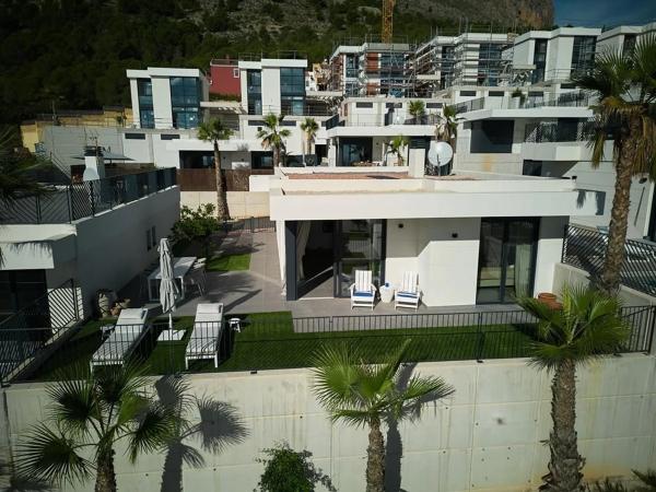 Casa independiente en calle Mariola, 3