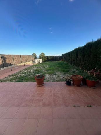 Chalet pareado en calle Bernia s/n