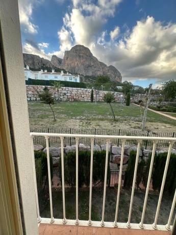 Chalet pareado en calle Bernia s/n