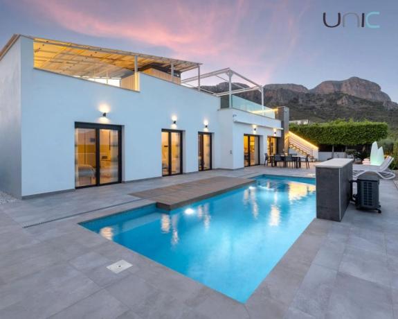 Casa independiente en calle Bruselas