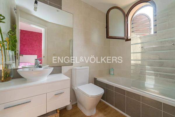 Chalet adosado en avenida Balcon de Ponoig