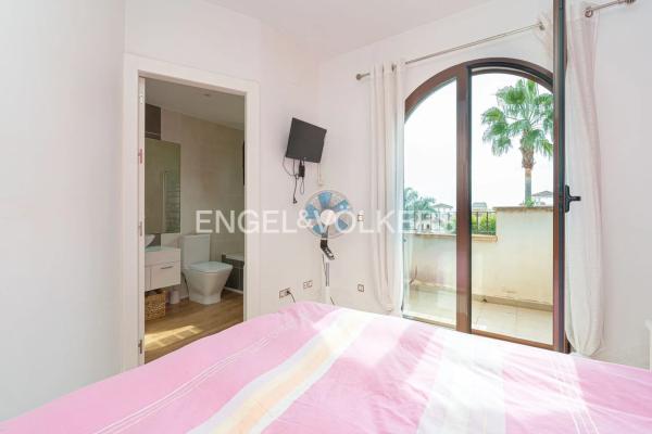 Chalet adosado en avenida Balcon de Ponoig