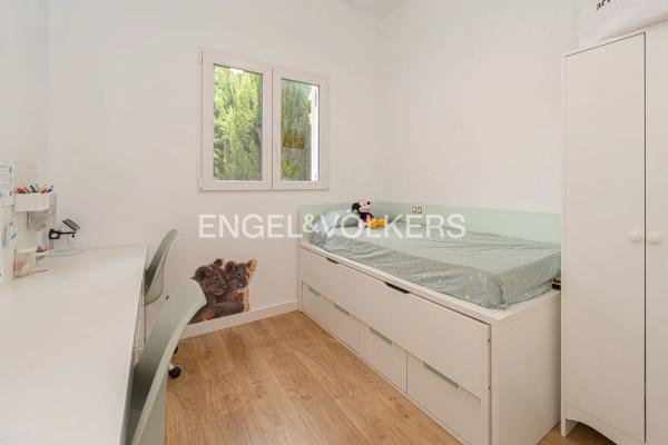 Chalet adosado en avenida Balcon de Ponoig