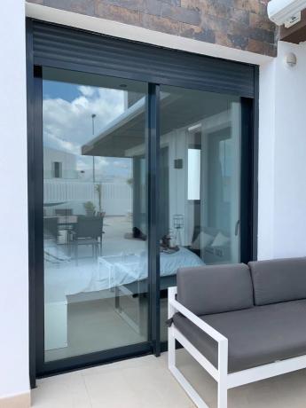 Casa independiente en calle Milan