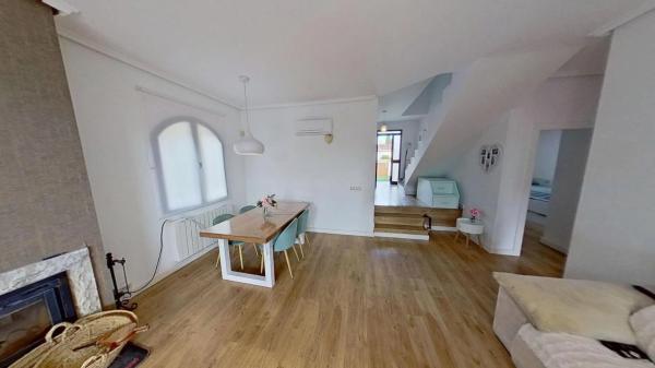 Chalet pareado en avenida Balcon de Ponoig, 8