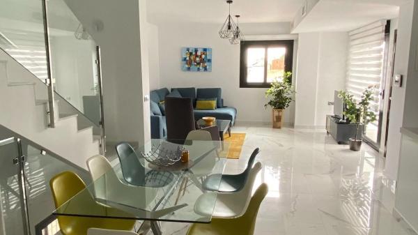 Casa independiente en calle Florencia