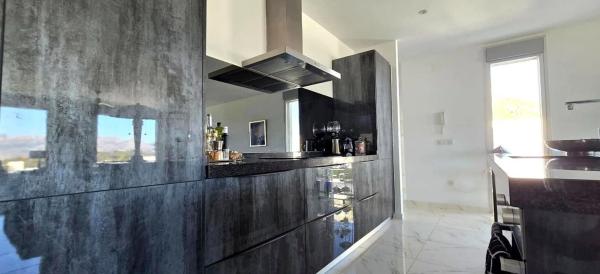 Casa independiente en calle Roma