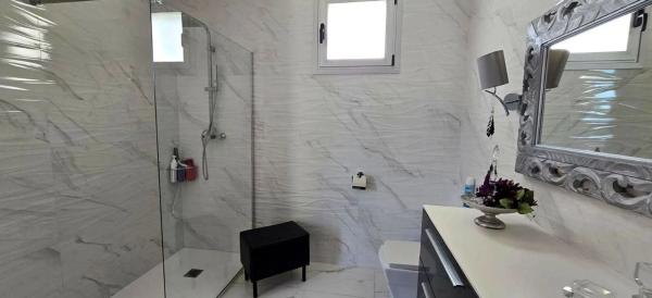 Casa independiente en calle Roma