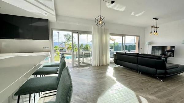 Casa independiente en calle Venecia