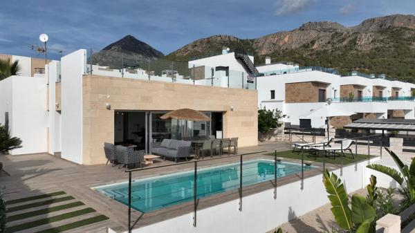 Casa independiente en calle Venecia