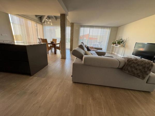 Chalet pareado en calle Puig Campana