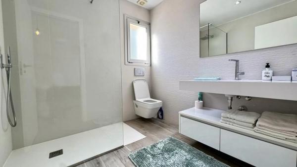 Casa independiente en calle Venecia