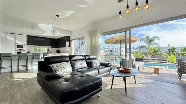 Casa independiente en calle Venecia