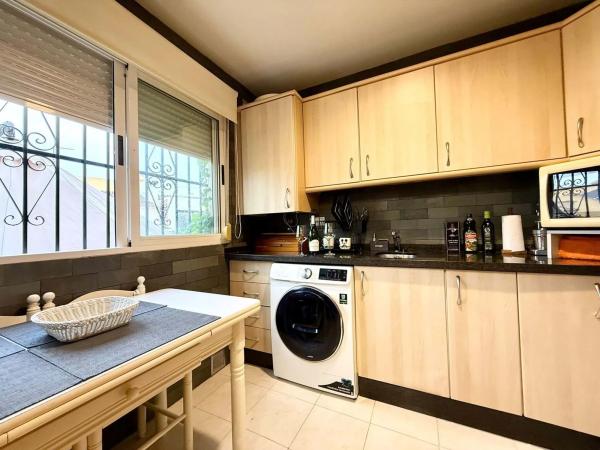 Chalet adosado en calle Oscar Esplá