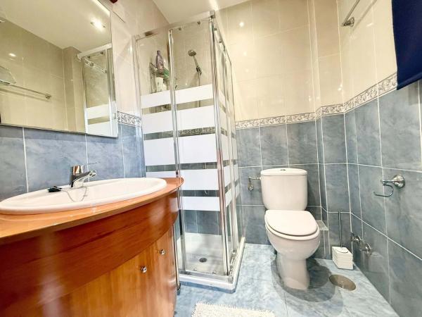 Chalet adosado en calle Oscar Esplá