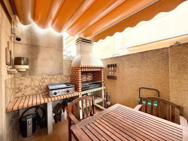 Chalet adosado en calle Oscar Esplá