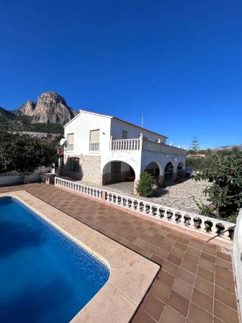 Casa independiente en calle Apolo