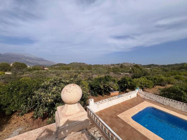 Casa independiente en calle Apolo