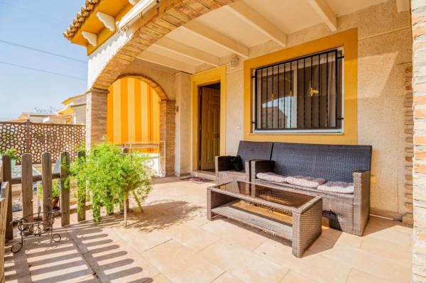 Casa independiente en calle Huelva