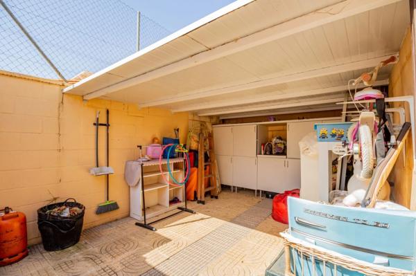 Casa independiente en calle Huelva