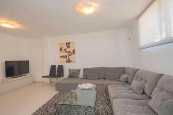 Casa independiente en calle Venecia