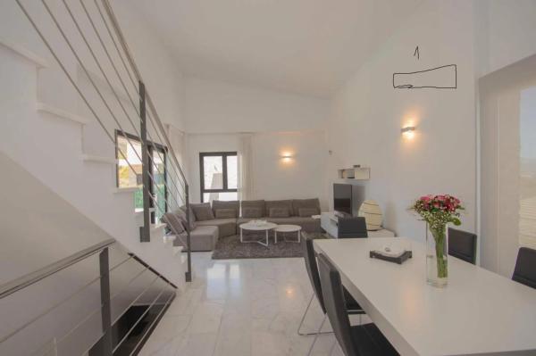 Casa independiente en calle Venecia