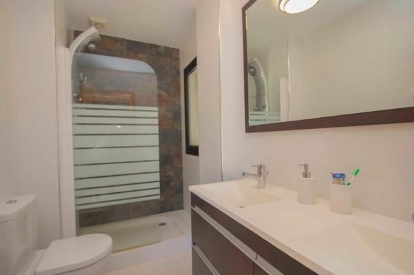 Casa independiente en calle Venecia