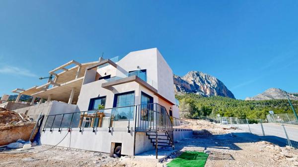 Chalet pareado en calle Mariola, 3