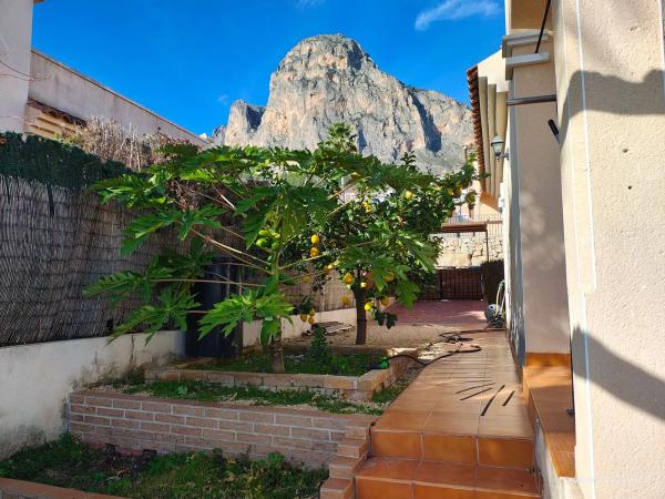 Casa independiente en avenida Balcon de Ponoig
