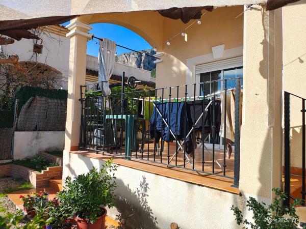 Casa independiente en avenida Balcon de Ponoig