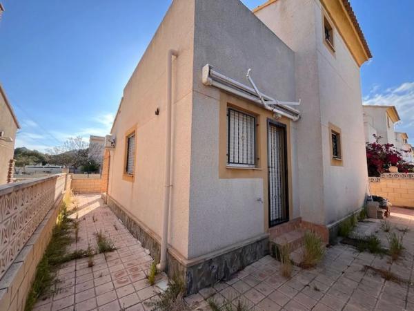 Casa independiente en calle Sevilla