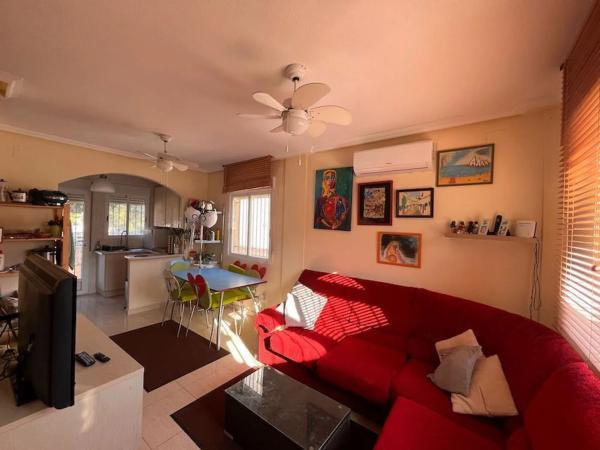 Casa independiente en calle Sevilla